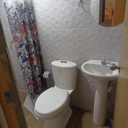 Comoda Habitacion Independiente En Laureles Estadio Con Bano Privado Para 3 Personas Medellin Exterior photo