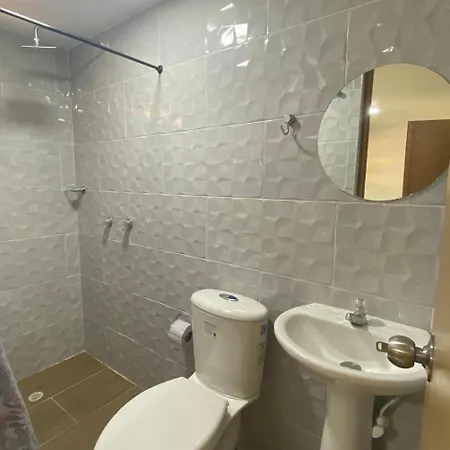 Comoda Habitacion Independiente En Laureles Estadio Con Bano Privado Para 3 Personas Medellin Exterior photo